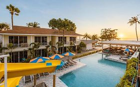 Ark Bar Beach Resort